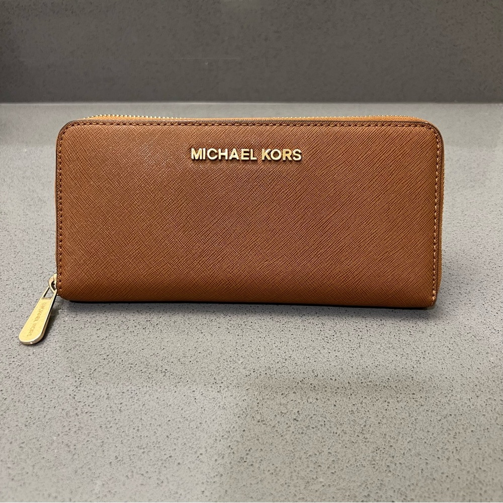 SOLD- MK Michael Kors Tan leather Wallet with gold accents